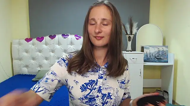 MichelLeee online show from September 23, 2025, 11:17 am