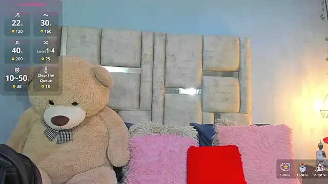 AshleyHill2 online show from October 1, 2025, 3:33 am