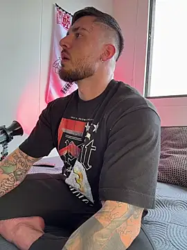 Snapshot of DimitriSullivan_ chatting on November 24, 2025, 7:36 pm DimitriSullivan online show from November 24, 2025, 7:36 pm