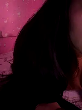 Velyn 18 online show from November 12, 2025, 6:56 pm