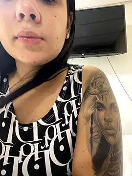 Leyna Kenet online show from November 27, 2025, 3:12 pm