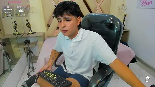 AndrewPherson online show from September 11, 2025, 1:33 pm