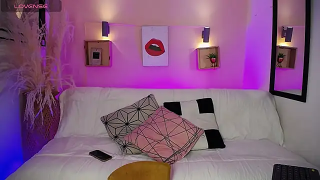 Aniie Doll online show from September 10, 2025, 8:19 pm