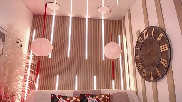 Snapshot of Aniie_Doll chatting on December 20, 2025, 8:44 pm Aniie Doll online show from December 20, 2025, 8:44 pm