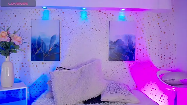 Snapshot of Aniie_Doll chatting on February 4, 2026, 8:15 pm Aniie Doll online show from February 4, 2026, 8:15 pm