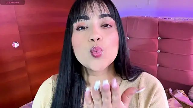 male couper online show from November 13, 2025, 4:55 pm