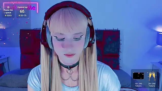 Snapshot of Kirmyy_ chatting on October 20, 2025, 9:04 pm Kirmyy  online show from October 20, 2025, 9:04 pm