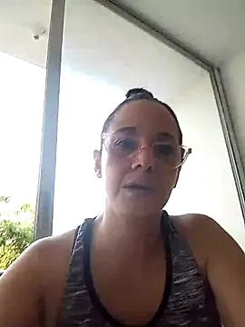 Snapshot of nicolle_milf1978 chatting on July 18, 2026, 1:30 pm nicolle milf1978 online show from July 18, 2026, 1:30 pm