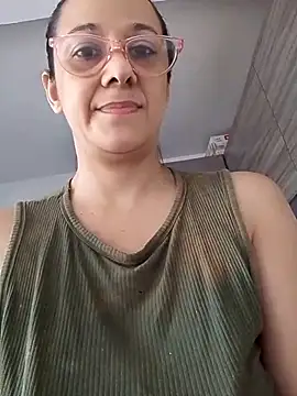 Snapshot of nicolle_milf1978 chatting on June 30, 2026, 1:44 pm nicolle milf1978 online show from June 30, 2026, 1:44 pm