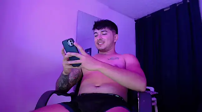 Lyam Ross online show from January 1, 2025, 6:05 am