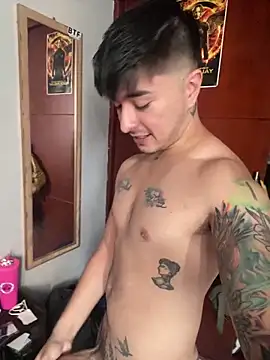 Lyam Ross online show from December 28, 2024, 3:37 pm