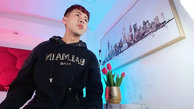 Snapshot of Noah_Xitruxx chatting on December 2, 2025, 12:51 pm Noah Xitruxx online show from December 2, 2025, 12:51 pm