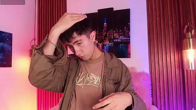 Snapshot of Noah_Xitruxx chatting on November 9, 2025, 3:32 am Noah Xitruxx online show from November 9, 2025, 3:32 am