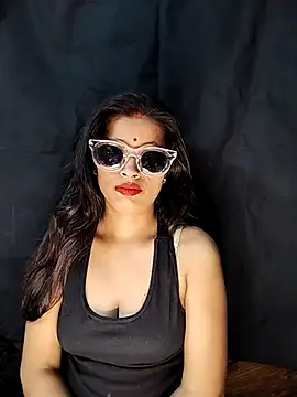 riyagupta5 online show from November 9, 2025, 5:17 pm