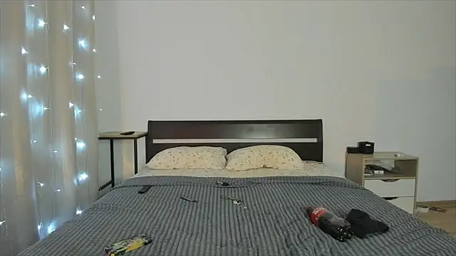 Xloe Queen online show from November 8, 2025, 6:44 pm