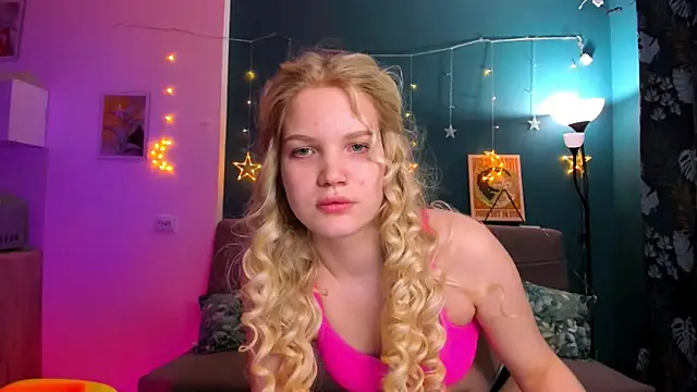 Snapshot of Xloe_Queen chatting on March 5, 2025, 1:28 pm Xloe Queen online show from March 5, 2025, 1:28 pm