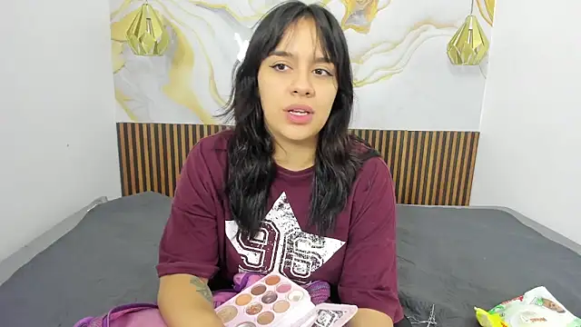 Snapshot of MelissaGilll chatting on November 17, 2025, 7:18 pm MelissaGilll online show from November 17, 2025, 7:18 pm