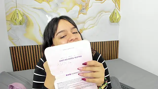 Snapshot of MelissaGilll chatting on November 12, 2025, 7:29 pm MelissaGilll online show from November 12, 2025, 7:29 pm