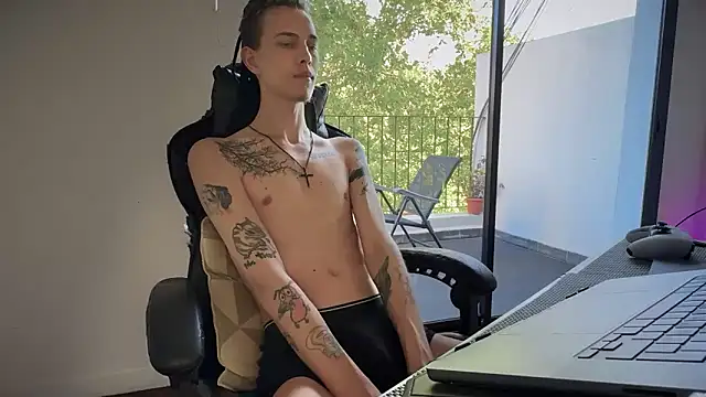 Den BlueXx online show from February 25, 2026, 9:03 pm