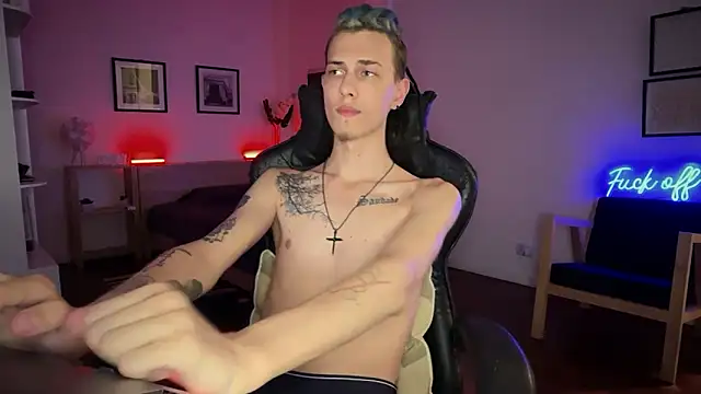 Den BlueXx online show from December 19, 2025, 12:25 am