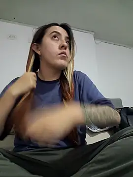 SarahXRusso online show from February 4, 2025, 4:37 am