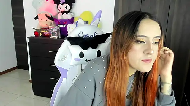 SarahXRusso online show from March 8, 2025, 3:06 am