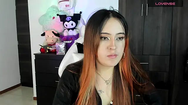 SarahXRusso online show from March 3, 2025, 5:05 am