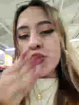 SarahXRusso online show from December 22, 2024, 12:28 am