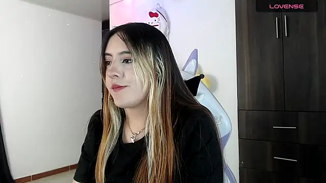 SarahXRusso online show from February 7, 2025, 2:19 am