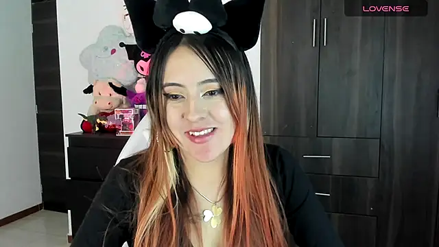 SarahXRusso online show from March 4, 2025, 6:26 am