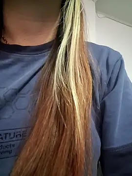 SarahXRusso online show from February 5, 2025, 6:13 am