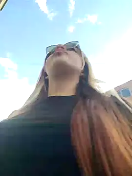 SarahXRusso online show from December 19, 2024, 8:23 pm