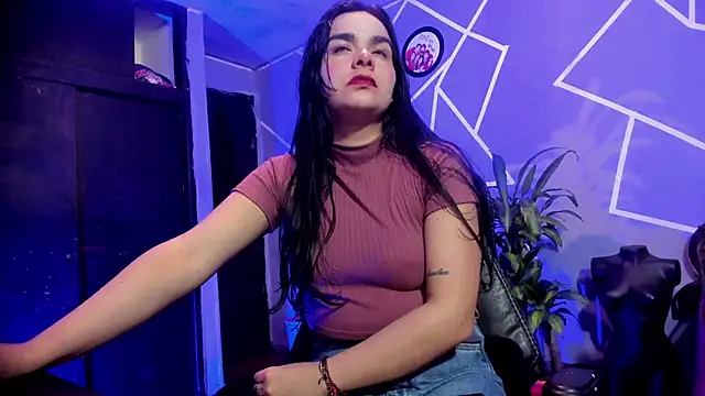 Snapshot of thakytona chatting on November 18, 2025, 3:43 am thakytona online show from November 18, 2025, 3:43 am