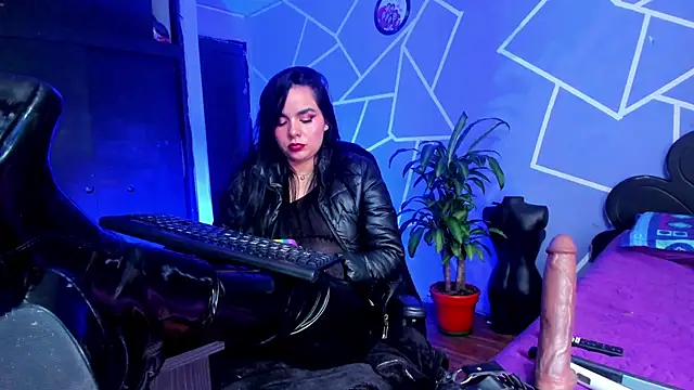 Snapshot of thakytona chatting on November 13, 2025, 4:00 pm thakytona online show from November 13, 2025, 4:00 pm