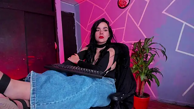 Snapshot of thakytona chatting on October 21, 2025, 5:45 pm thakytona online show from October 21, 2025, 5:45 pm