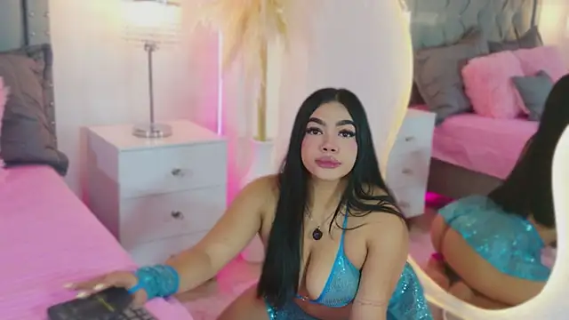 Snapshot of AllissonJames chatting on November 30, 2025, 11:33 am AllissonJames online show from November 30, 2025, 11:33 am