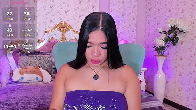 Snapshot of AllissonJames chatting on November 4, 2025, 11:36 am AllissonJames online show from November 4, 2025, 11:36 am