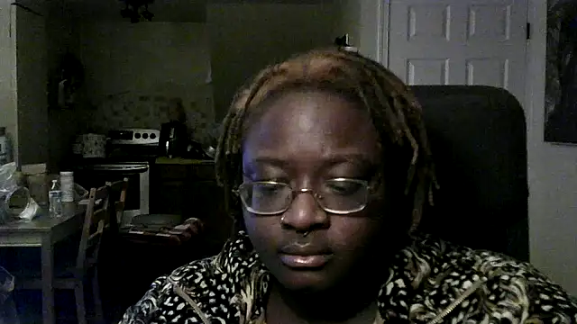 BigKittyRaven online show from December 6, 2024, 5:36 am