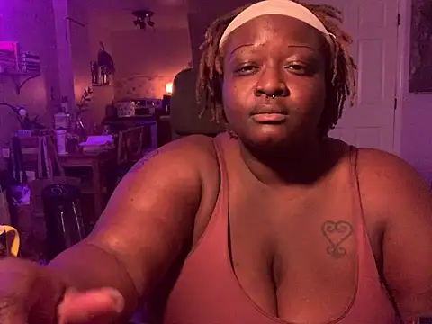 BigKittyRaven online show from December 12, 2024, 5:20 am