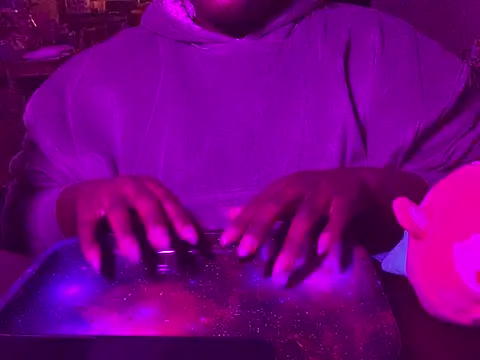 BigKittyRaven online show from December 9, 2024, 5:40 am