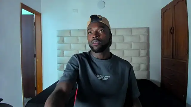 Snapshot of Dylan_Taylor chatting on November 6, 2025, 11:58 am Dylan Taylor online show from November 6, 2025, 11:58 am