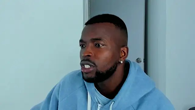 Snapshot of Dylan_Taylor chatting on November 2, 2025, 3:33 am Dylan Taylor online show from November 2, 2025, 3:33 am