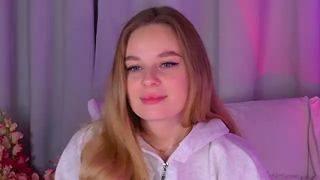 BeatriceEsmont online show from September 22, 2025, 9:04 am