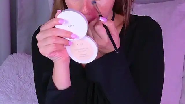 BeatriceEsmont online show from November 16, 2025, 7:29 pm