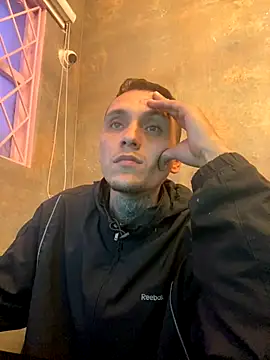 Snapshot of dann_torres chatting on December 16, 2025, 7:51 pm dann torres online show from December 16, 2025, 7:51 pm