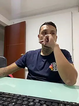 Snapshot of dann_torres chatting on January 4, 2025, 5:26 pm dann torres online show from January 4, 2025, 5:26 pm