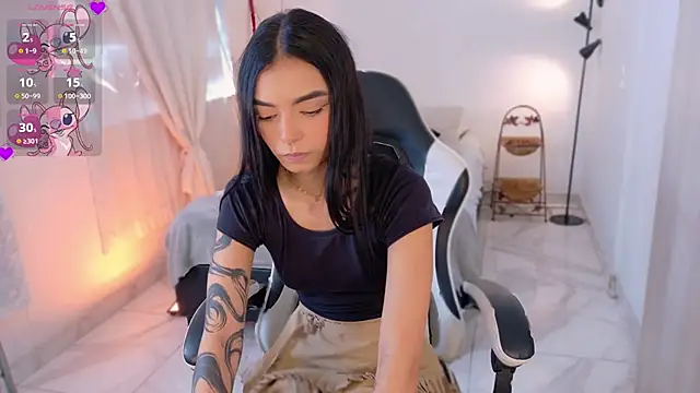 AnabelWolf online show from November 12, 2025, 3:38 pm