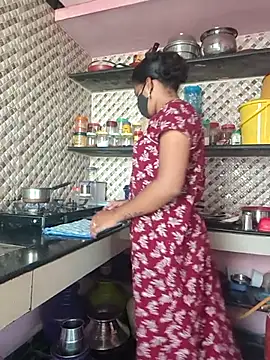 Tamil Shalini Lustyy online show from October 23, 2025, 2:32 am