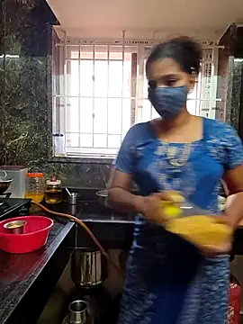 Tamil Shalini Lustyy online show from February 5, 2026, 1:34 am