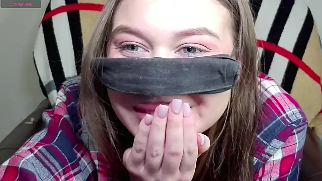 Snapshot of Mikki5P chatting on February 21, 2025, 9:11 pm Mikki5P online show from February 21, 2025, 9:11 pm